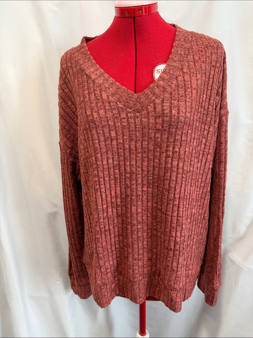 Ribbed V-Neck Sweater in Dusty Rose